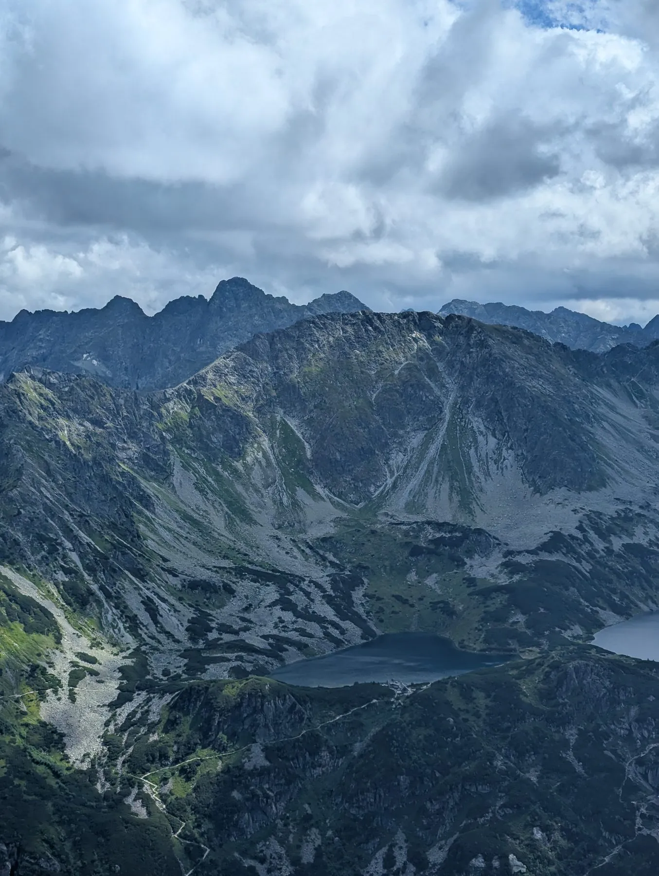 Tatry Wysokie nad Doliną Pięciu Stawów Polskich, widok z Krzyżnego