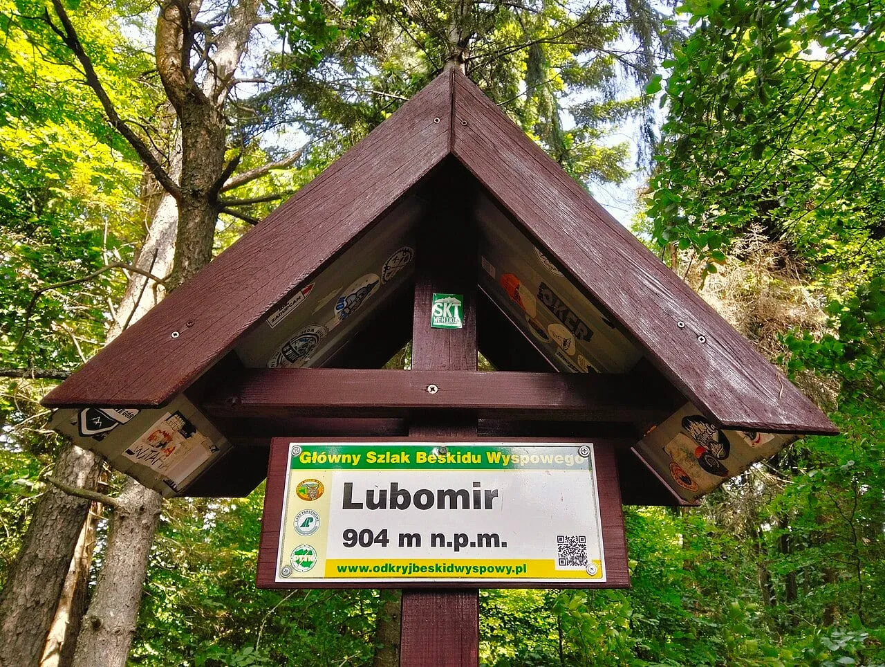 Tabliczka na szczycie Lubomira