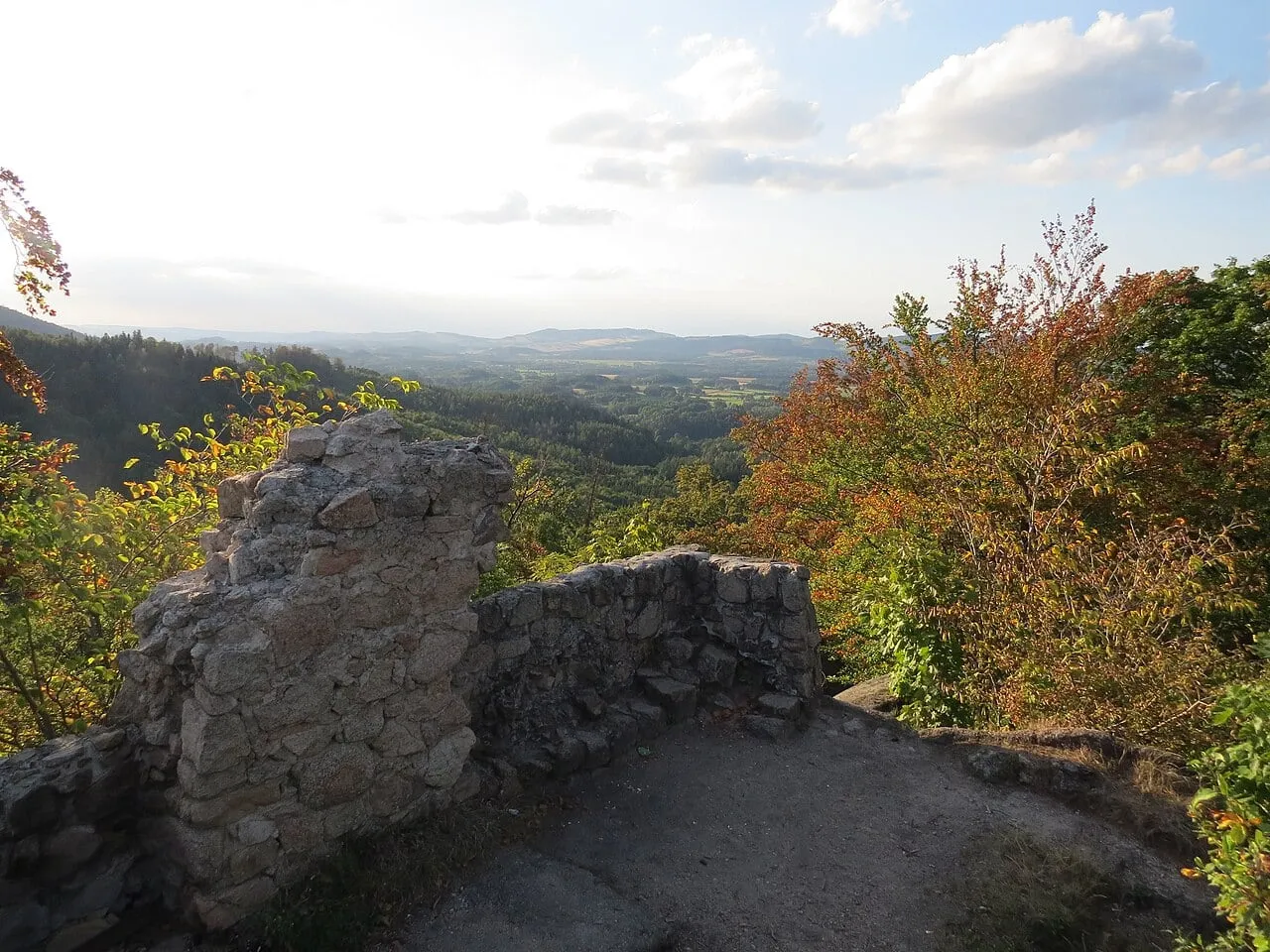 Widok z murów Zamku Bolczów